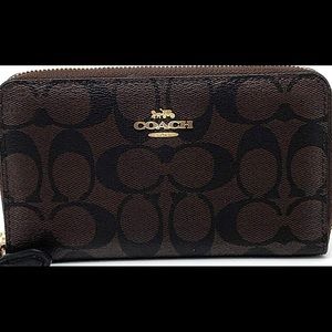 Coach Medium Id Zip Wallet In Signature Canvas